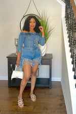 Load image into Gallery viewer, Shredded- fringe denim shorts
